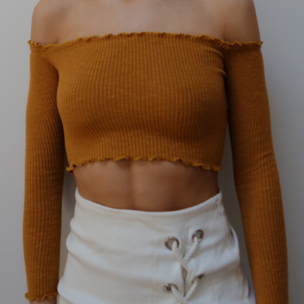 NWOT Golden Hour Ruffled Crop Top - Picture 2 of 2